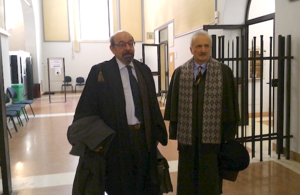 Da sinistra: il direttore della biblioteca Ariostea Enrico Spinelli e l'avvocato Andrea Toschi