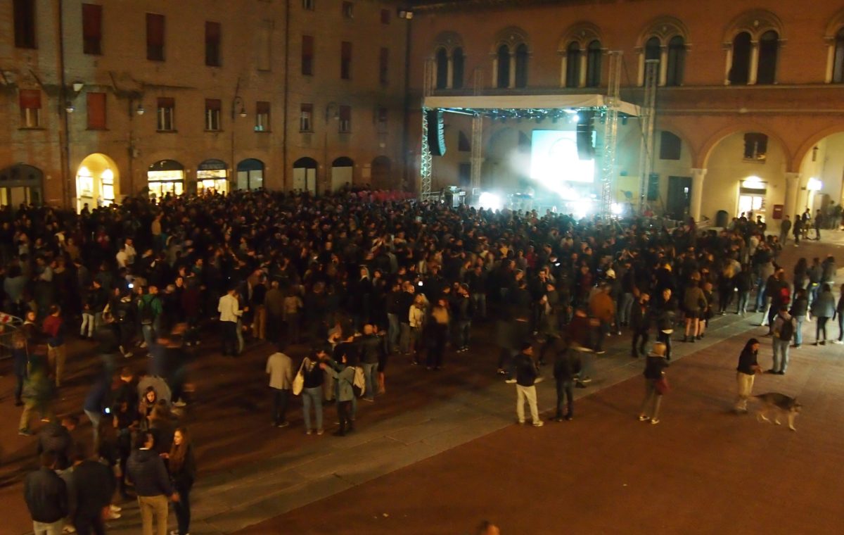 Internazionale fa ballare piazza Municipale