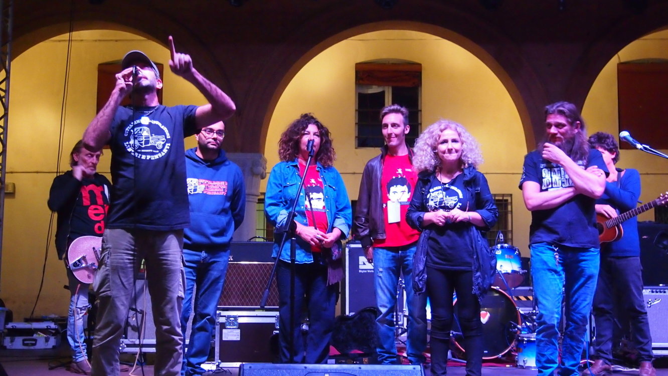 La voce di Aldro al concerto del primo maggio di Taranto