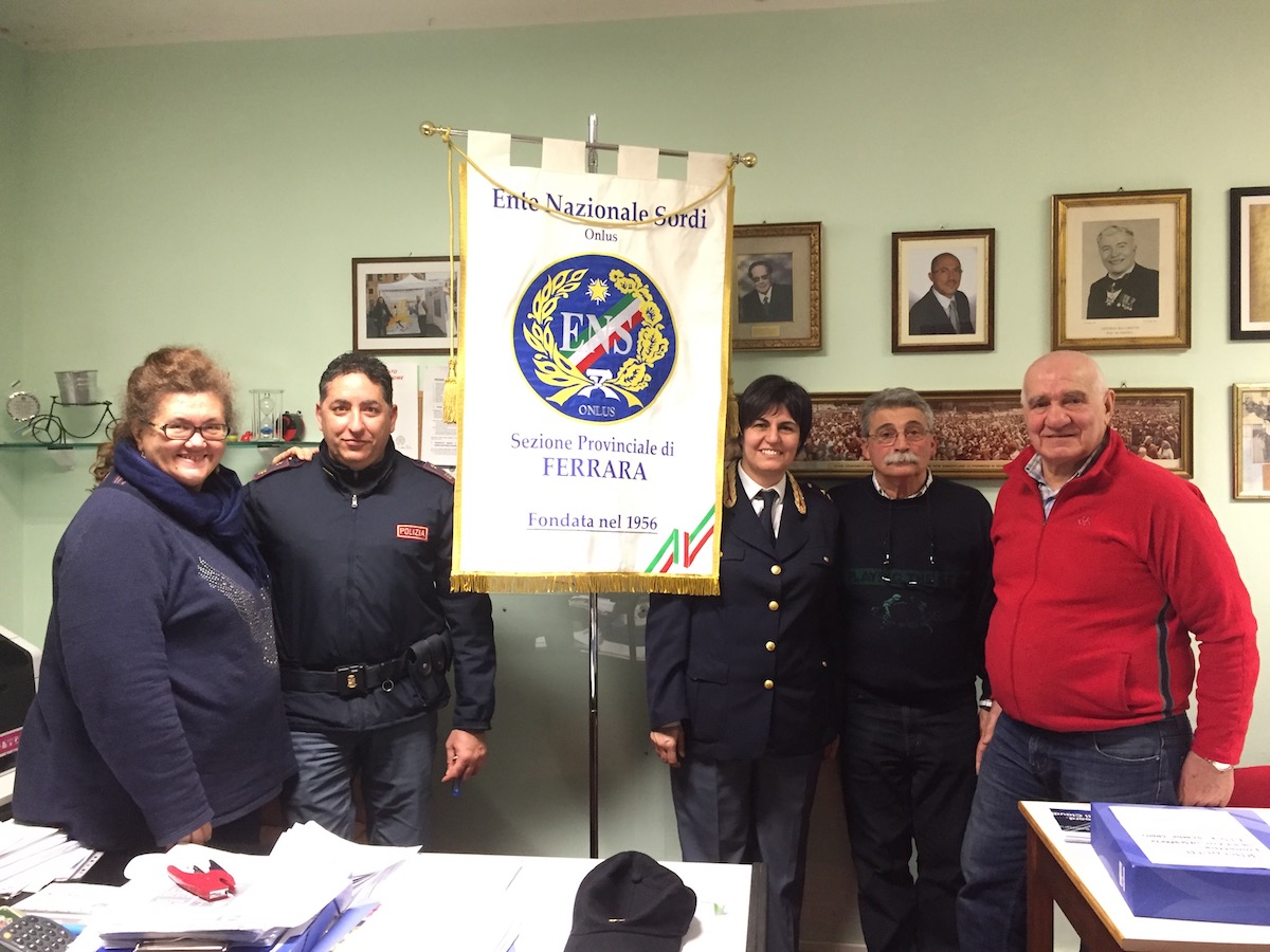 Polizia più vicina ai sordi, una app per le chiamate d’emergenza