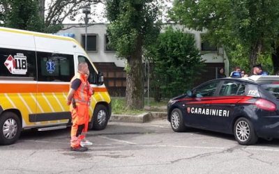 Paura in famiglia: 21enne dà in escandescenza e minaccia i genitori