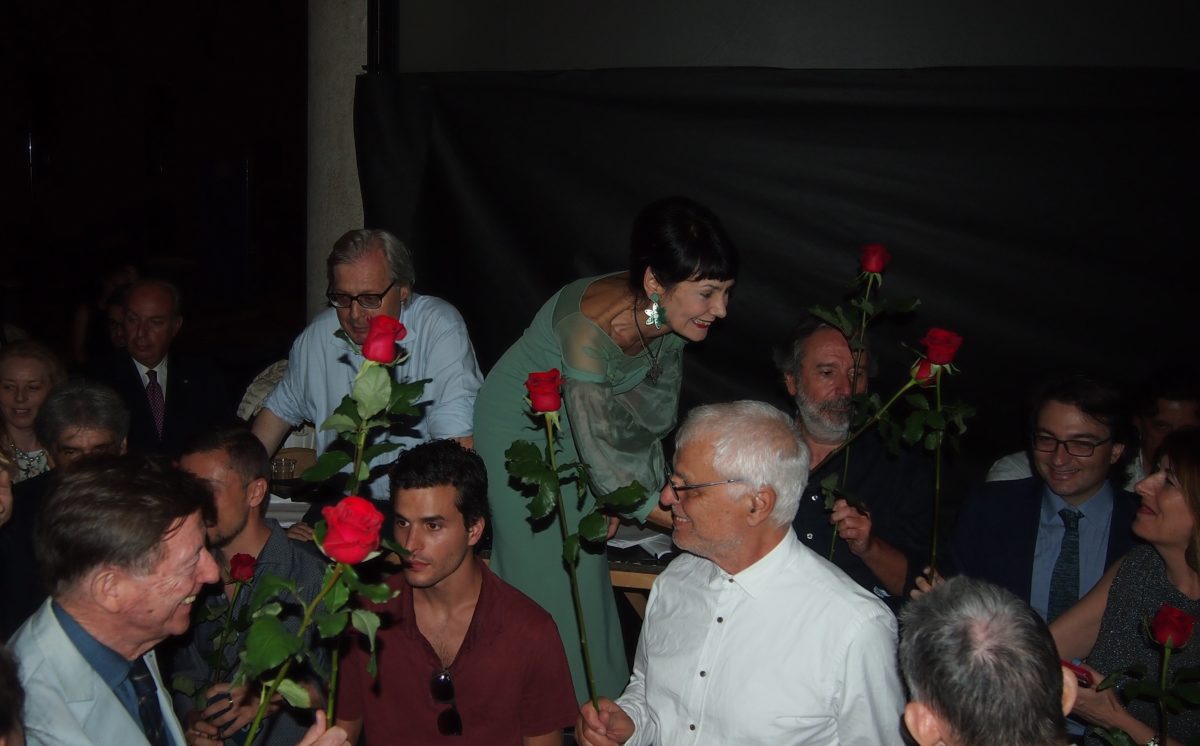 Placido e Sgarbi in Castello, quando la pioggia diventa pura poesia