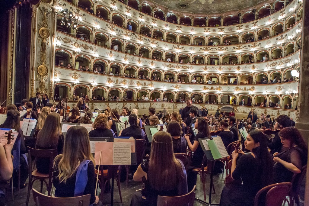 Buskers per una sera, anche la Euyo suona in strada