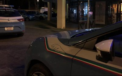 Furto in un bar: arrestato con bottino e auto rubata