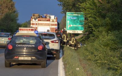 Violento tamponamento sulla Super. In due finiscono al Sant’Anna