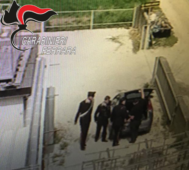 Dipendente infedele colto con le mani nel sacco