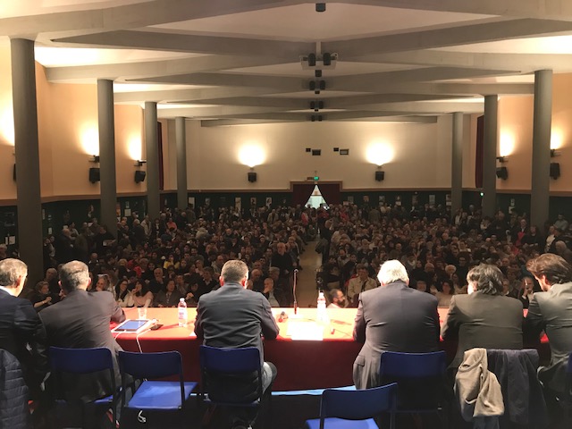 Lavoro, famiglia e ambiente: le associazioni cattoliche mettono a confronto gli otto candidati