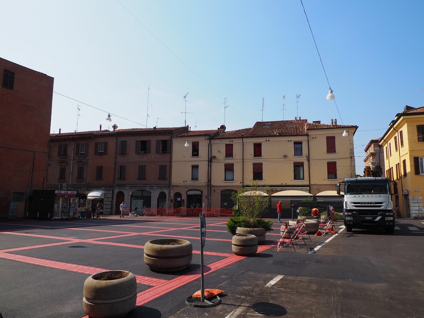 Piazza Cortevecchia: un ‘ibrido’ a cavallo tra due amministrazioni che lascia tutti insoddisfatti