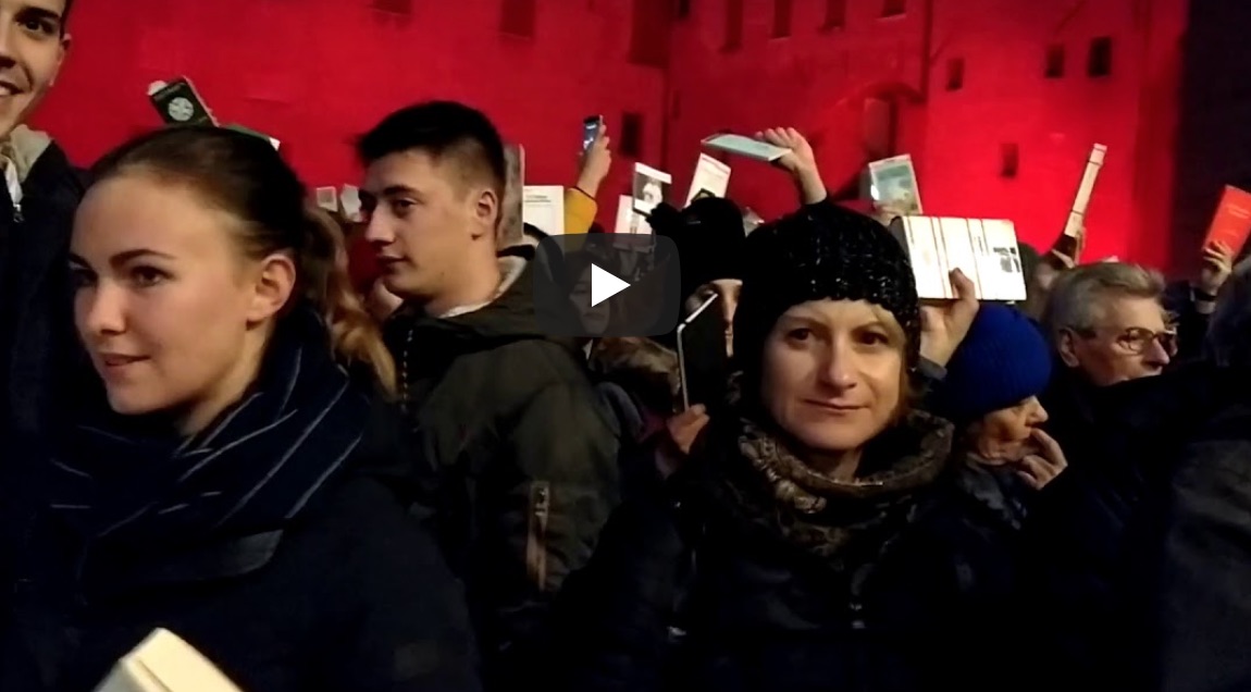 Le Sardine ‘accolgono’ Salvini a Ferrara