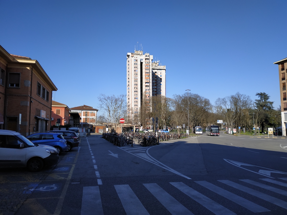 Prova a fuggire in monopattino con la droga. Fermato in stazione