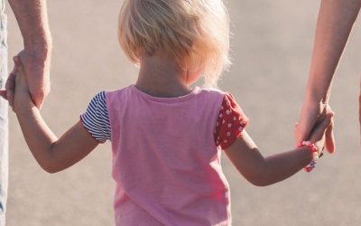 Cognome del figlio riconosciuto a entrambe le madri, il Tar annulla il diniego della Prefettura di Ferrara