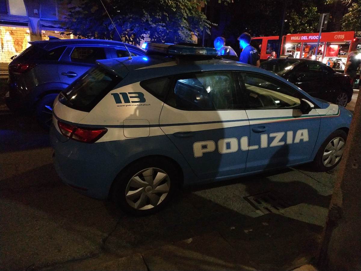 Incubo nella notte per una studentessa: un uomo entra in casa e la palpa mentre dorme