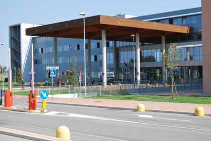 L'ingresso dell'ospedale di Cona