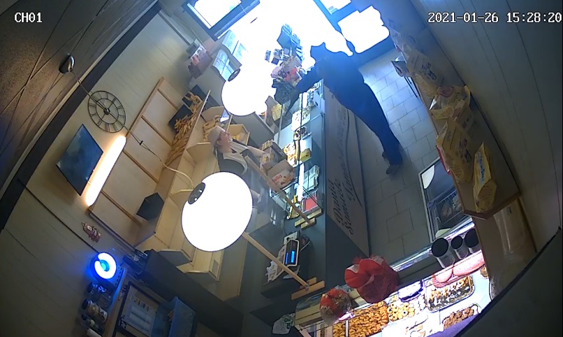 Quattro anni di reclusione per il rapinatore con auto a nolo