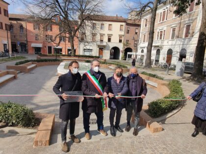 Piazza Repubblica, taglio nastro