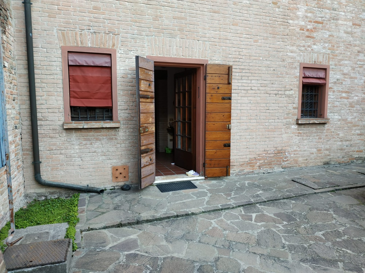 Soffocò la madre, rinviato a giudizio