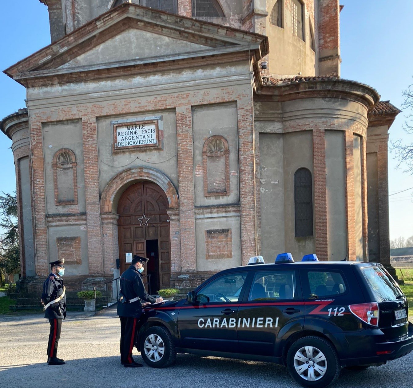 In dieci in casa, fioccano le sanzioni