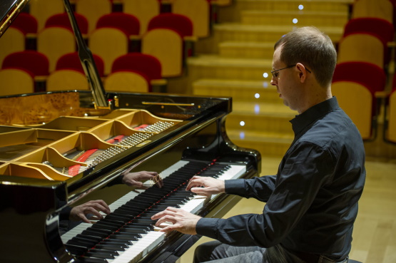 "Dal Barocco al Novecento": alla Palazzina Marfisa d'Este torna il pianista Paolo Zentilin - Vimarsana News