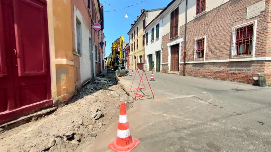 Rifacimento marciapiedi, partiti i lavori in via Carlo Mayr - Vimarsana News
