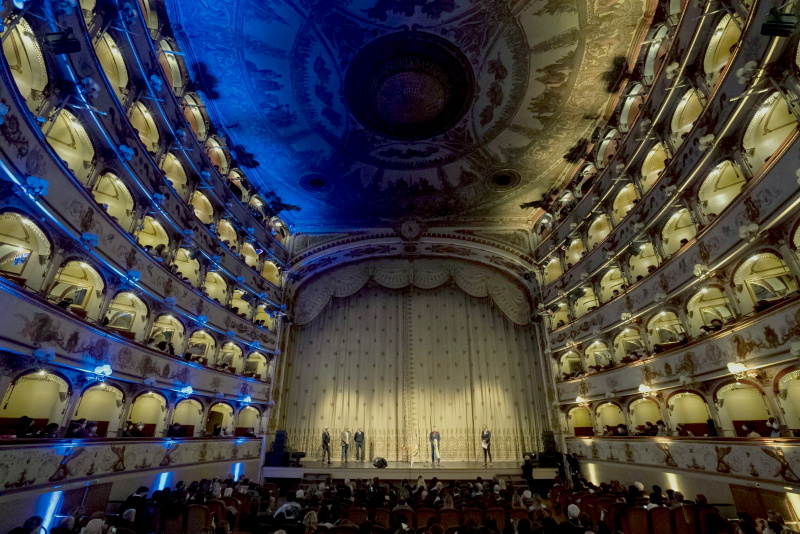 Solidarietà all’Ukrainian Ballet per le minacce, il Pd non vota e lascia l’aula