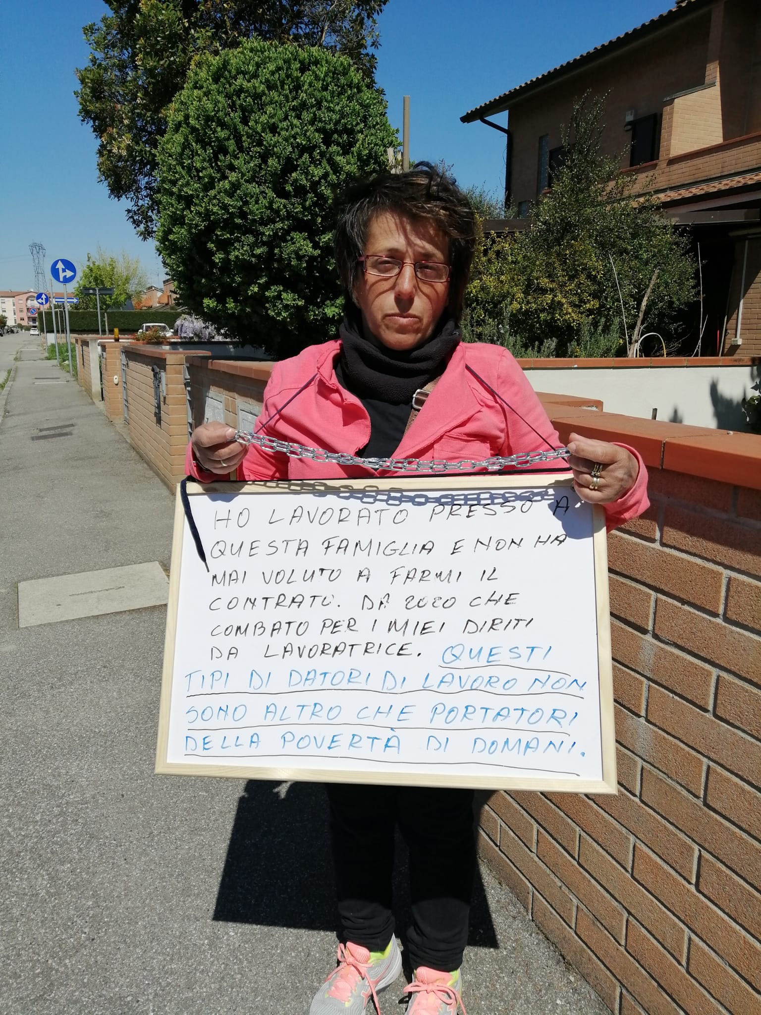 “Voglio i contributi”. La protesta di una collaboratrice domestica