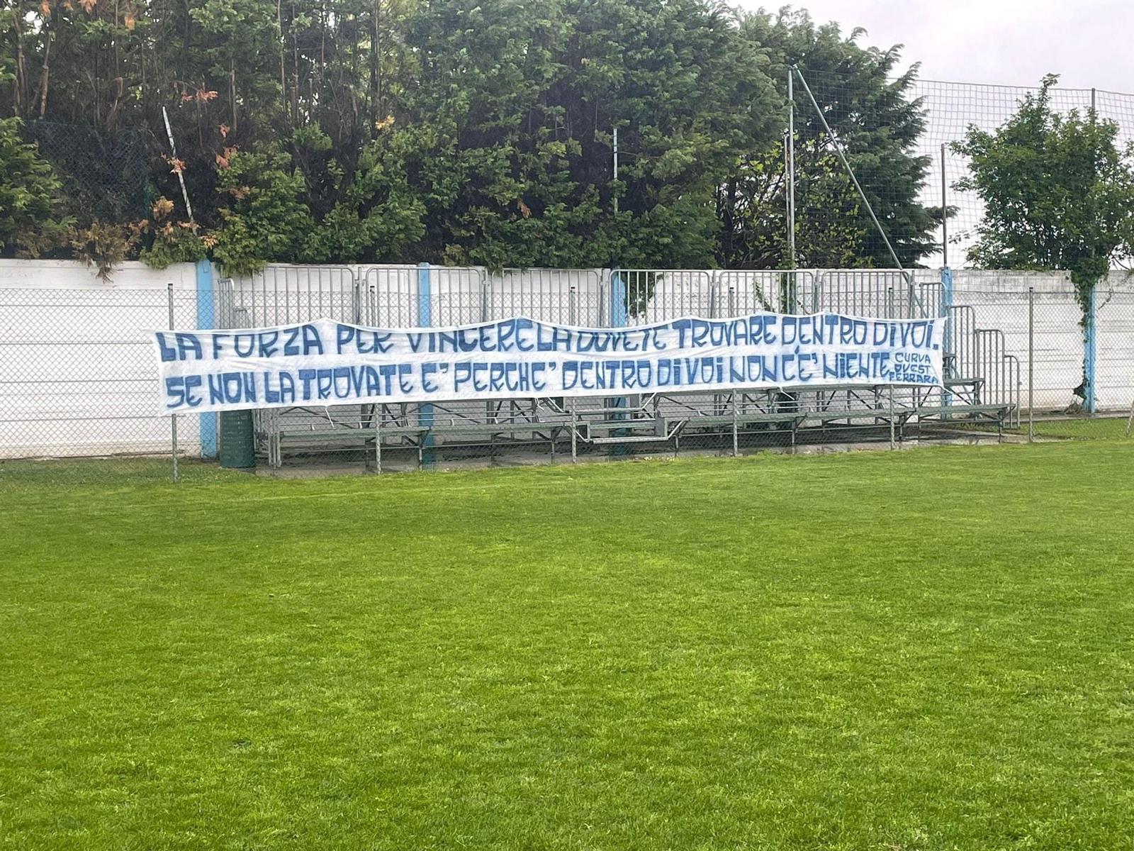 Spal, la scossa arriva dalla Curva Ovest: “Trovate dentro di voi la forza per vincere”