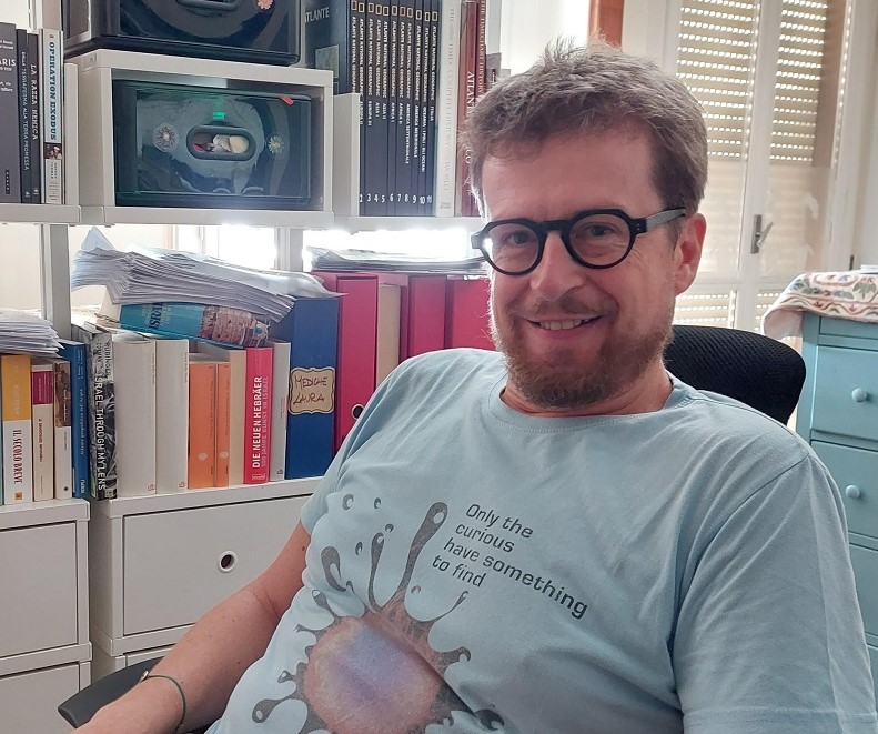 Attraverso il fuoco, dopo 11 anni il secondo romanzo di Gabriele Rubini