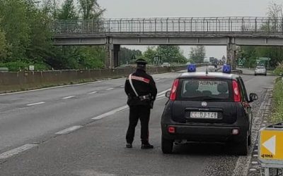 Incidente in Super. Perde il controllo dell’auto e finisce fuori strada