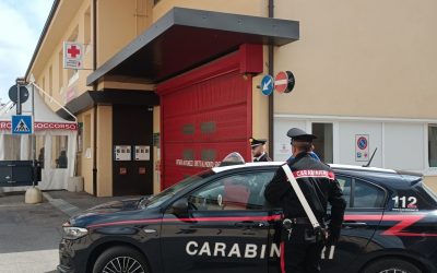 Dopo l’operazione precipita dalla finestra dell’ospedale