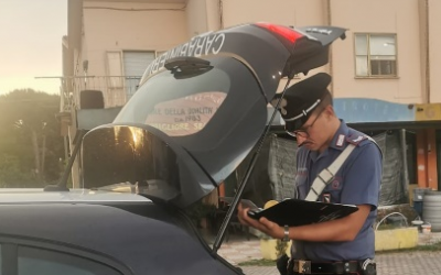 Violenta lite al bar. Colpito al collo dopo il diverbio