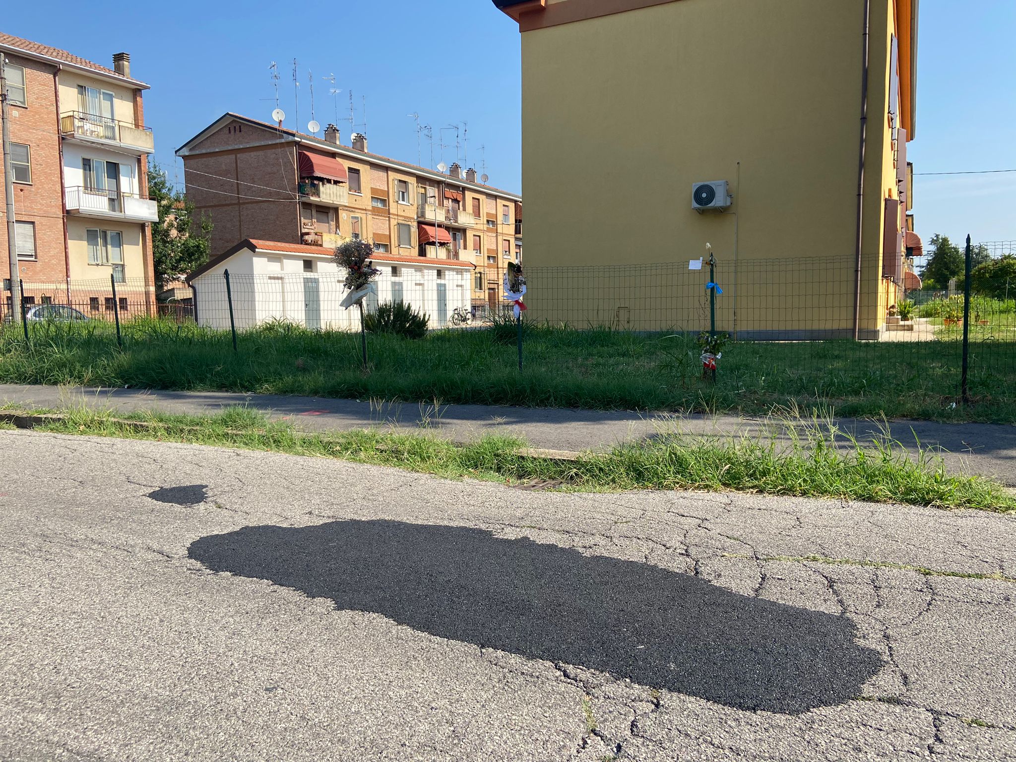 Schianto in via Canonici. C’è un’indagata, ma nessuna responsabilità per la buca