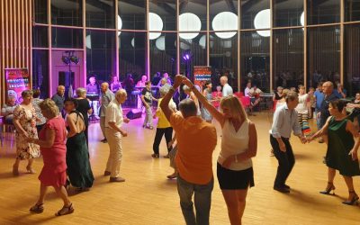 Torna “Vai col liscio” al Centro 2000