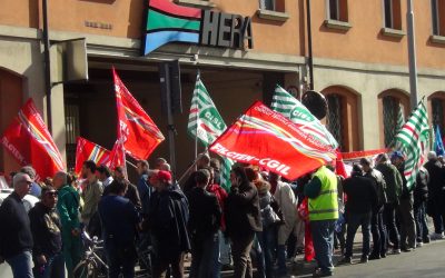 Contratto igiene ambientale. Sciopero davanti ai cancelli di Hera
