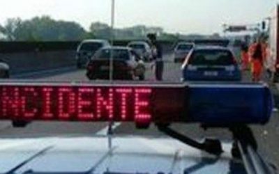 Camion si ribalta sulla Ferrara-Mare, traffico bloccato vicino a Comacchio