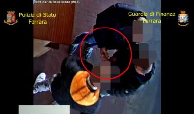 Soldi per false revisioni. “Nessuna mazzetta, ma ‘regalie’ in cambio di niente”