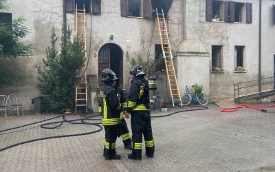 Incendio a Salvatonica. Stabile sotto sequestro, indagano i vigili del fuoco