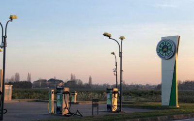 Acquisti con le carte false dell’autolavaggio, sei a processo