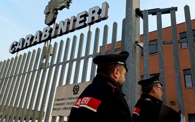 Accoltellato alle spalle dall’amico, ma non è mai stato in pericolo di vita