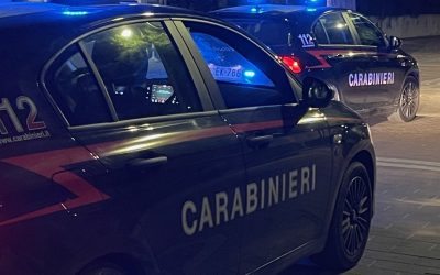 “Assalta” l’ambulanza e la danneggia: 24enne arrestato nella notte