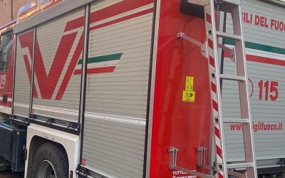 Fuga di gas nei pressi del Grattacielo. Vigili del Fuoco al lavoro