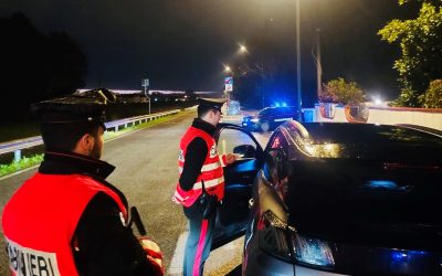 Fermato per un controllo, finisce in manette per droga