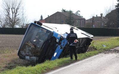 Scontro auto-pullman, la verità nelle immagini della telecamera del bus