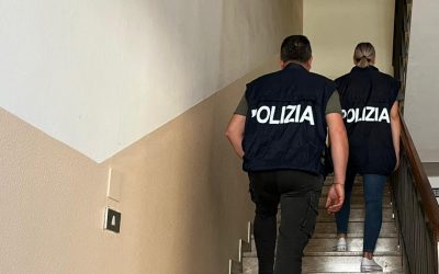 Blitz della Mobile, trovata droga in una casa di via Montebello