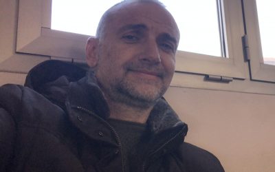 Gli operai lavorano, i grandi manager guadagnano
