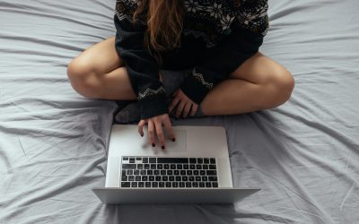 Influencer ferrarese nella gogna delle sexy chat