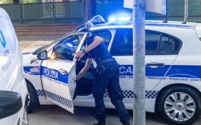 Ruba termoventilatori e giocattoli, 21enne fermata all’uscita del negozio