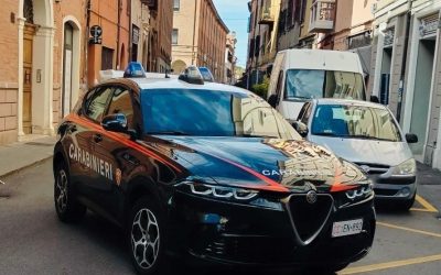 Tenta di rientrare nella casa da cui era stato allontanato. In manette un 48enne