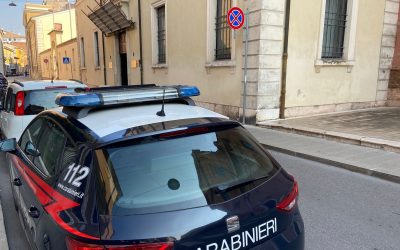 Stalking tra vicini: “Ti colpiremo con una pietra”