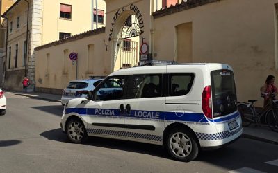 Arresti e denunce in Gad. Nei guai ci finiscono un aspirante ladro e un pusher