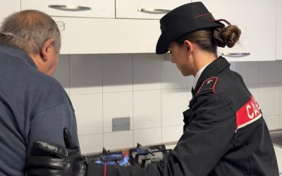 Finge di pulire la canna fumaria e poi truffa l’anziana proprietaria di casa